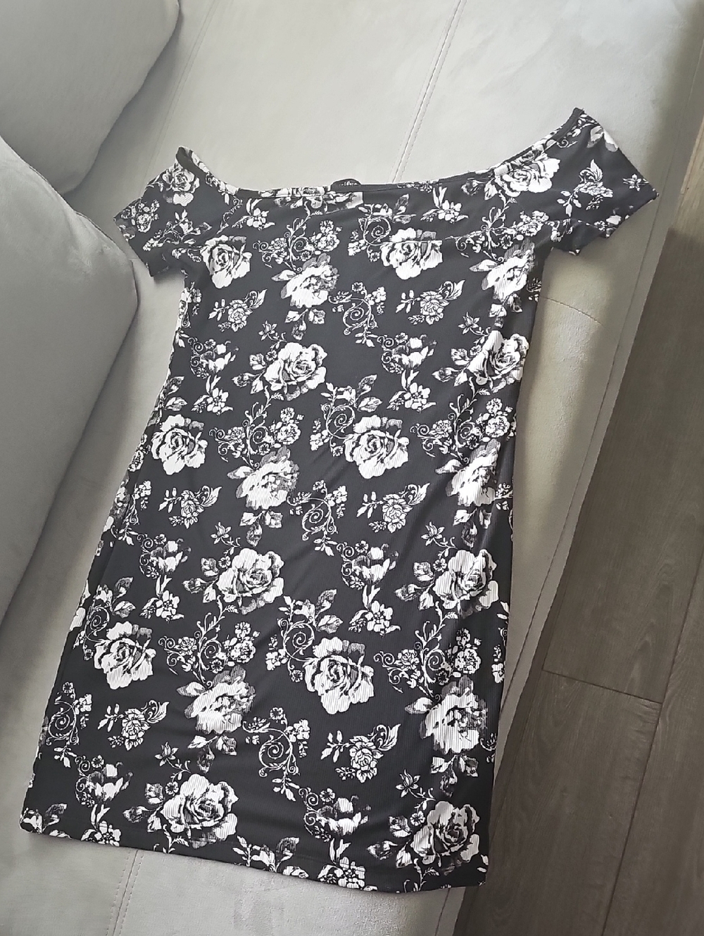 Justify Black & White One-Shoulder Floral Dress